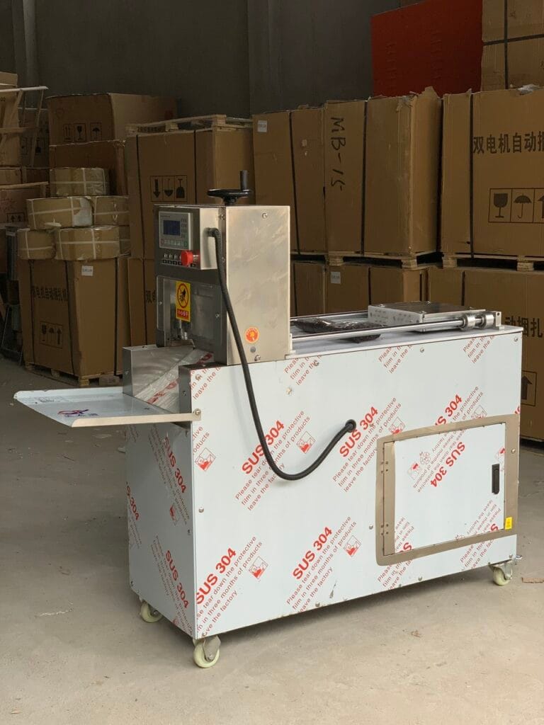 máy sấn thịt đông lạnh 4 cửa