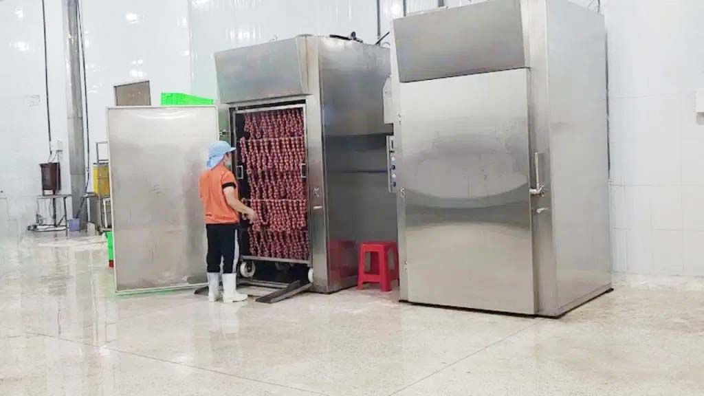 quy trình xông khói xúc xích
